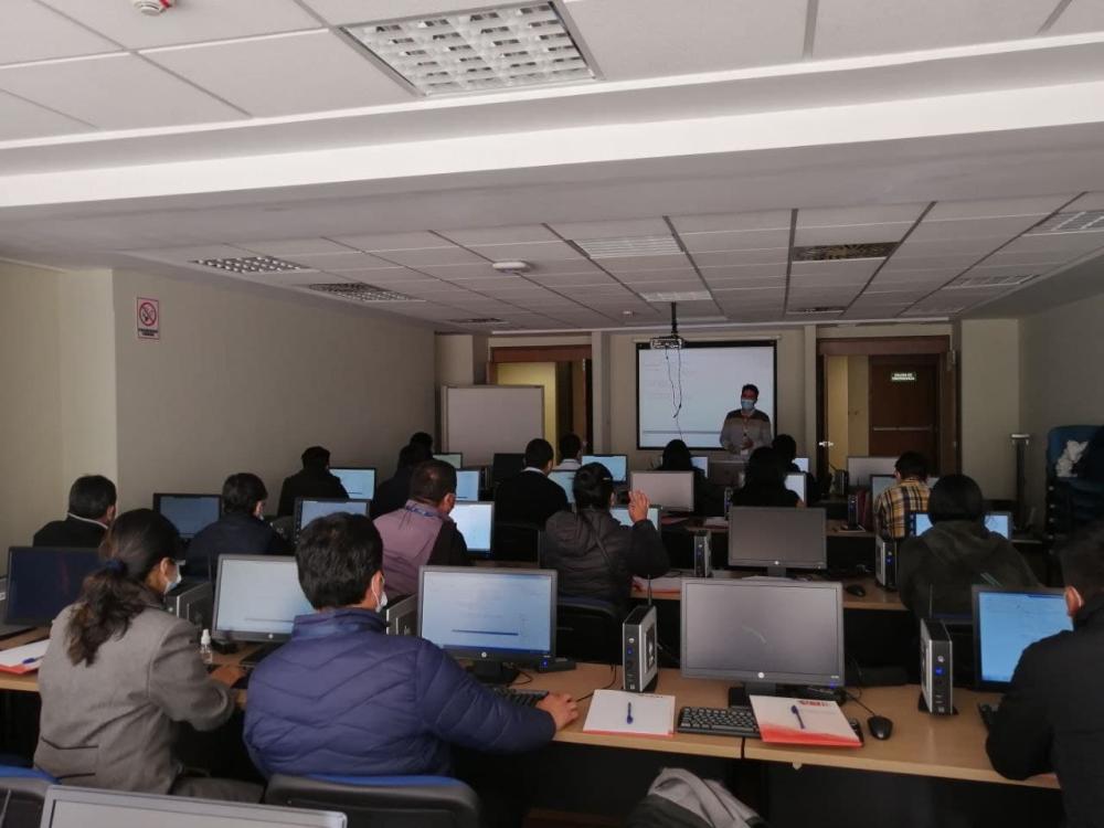 Fundación Aru presents the course Statistical and Predictive Analysis of Databases with Stata for the Ministry of Economy and Public Finance